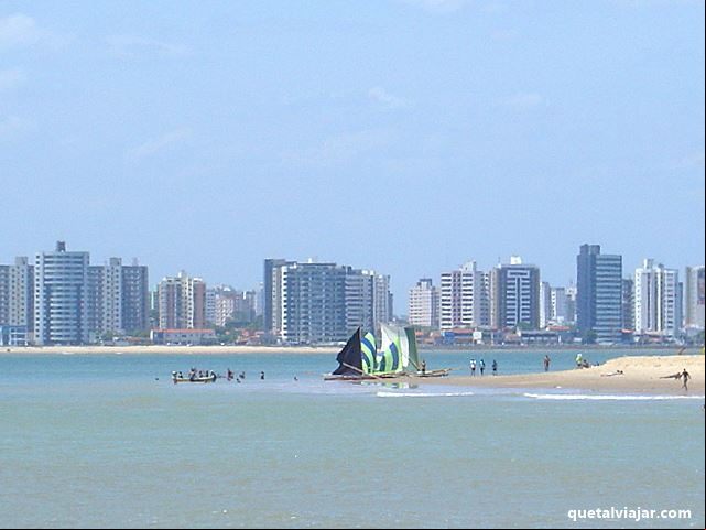 Skyline de Aracaju - Encontro dos rios Sergipe e Poxim, visto da Praia de Atalaia Nova, no munic